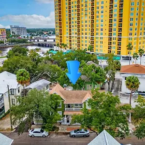 Lovely Historic Near Amelia Arena + Hyde Park Apartment Tampa